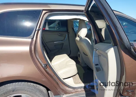 2010 Volvo Xc60 3.2 z USA, uszkodzony, nr VIN YV4982DL6A2077717